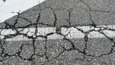 AI路面点検が必要な路面のイメージ